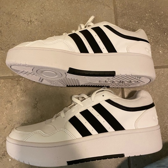 Men's adidas Hoops 3.0 Low Basketball Shoes Size 9.5 IG6115 Old School - Picture 5 of 8